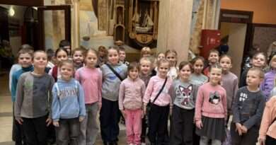 дети в театре