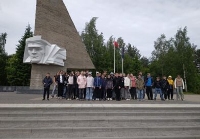 Экскурсия пятых классов по значимым местам нашего города фото