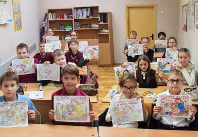 5 «Г» класс подготовил подарки для своих мам дети с рисунками
