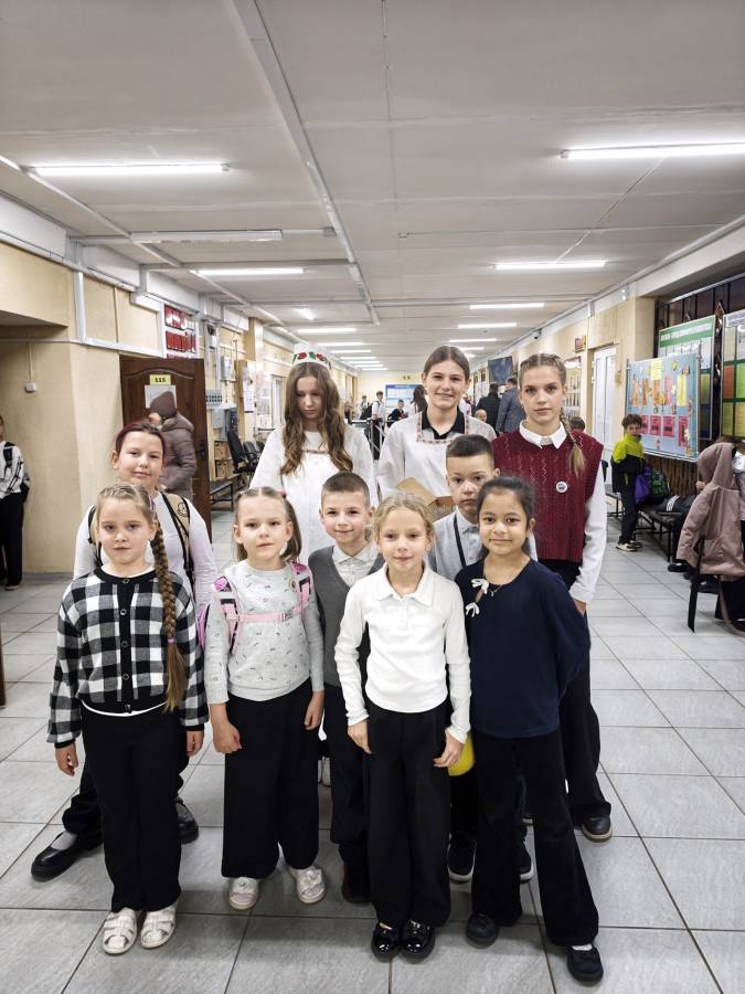 дети в фойе